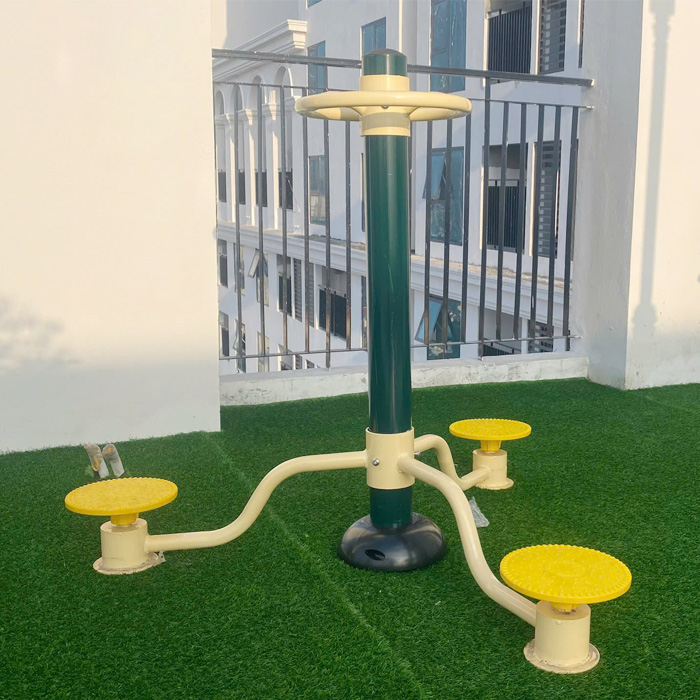 PT-002-may-the-duc-xoay-eo-cho-3-nguoi-ngoai-troi-2