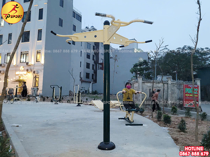 Thiết bị tập xà đơn 3 hướng 1 trụ ngoài trời PT-019