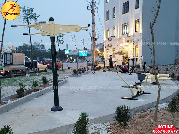 Thiết bị tập xà đơn 3 hướng 1 trụ ngoài trời PT-019