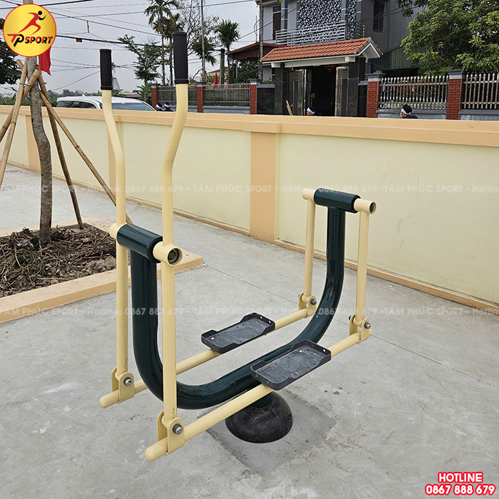Công trình lắp thiết bị thể dục, đồ chơi ngoài trời cho sân nhà văn hoá tại Thái Bình