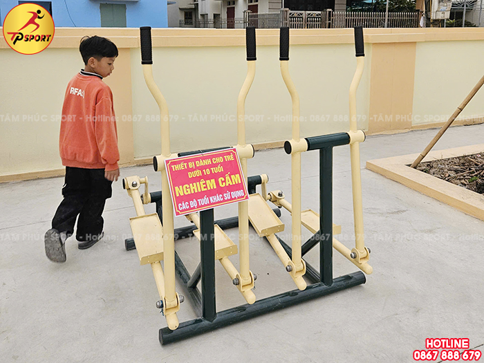Công trình lắp thiết bị thể dục, đồ chơi ngoài trời cho sân nhà văn hoá tại Thái Bình