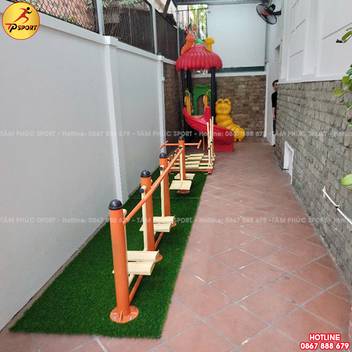 Lắp đặt thiết bị thể dục ngoài trời cho trẻ em cho gia đình anh Hùng tại Hà Nội