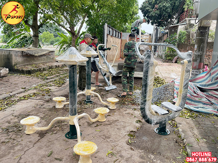 Thi công lắp đặt thiết bị tập luyện thể dục ngoài trời cho sân tập thể tại Ứng Hòa, Hà Nội
