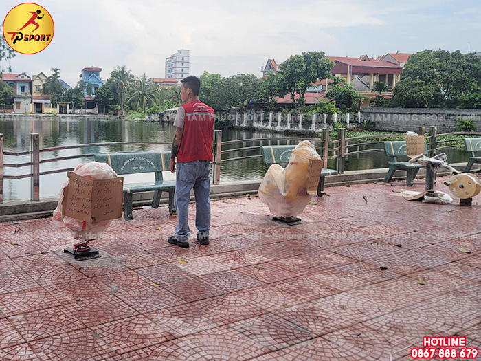 Lắp đặt thiết bị thể dục và đồ chơi trẻ em ngoài trời cho sân cộng đồng tại Hưng Yên