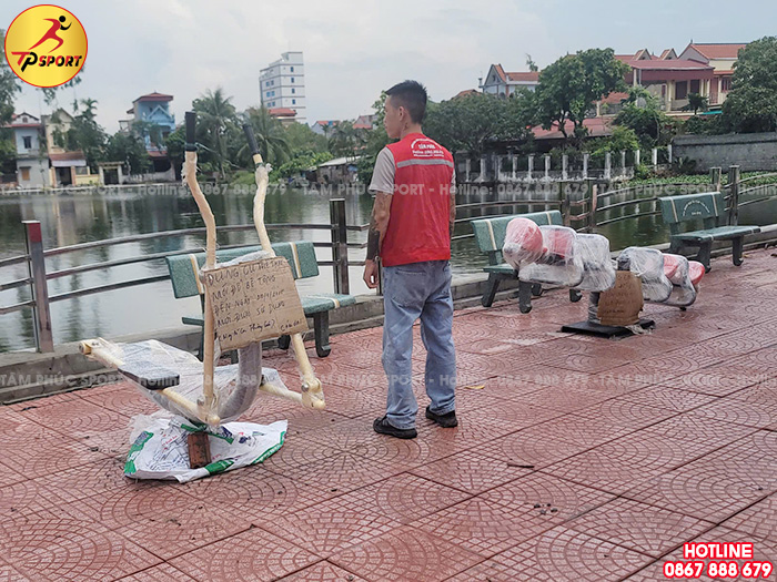 Lắp đặt thiết bị thể dục và đồ chơi trẻ em ngoài trời cho sân cộng đồng tại Hưng Yên