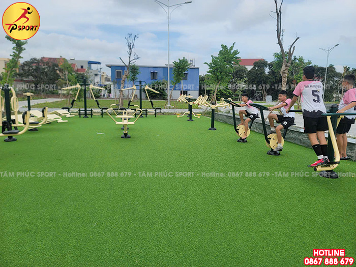 Thi công lắp đặt thiết bị thể dục ngoài trời cho sân cộng đồng tại Bắc Ninh