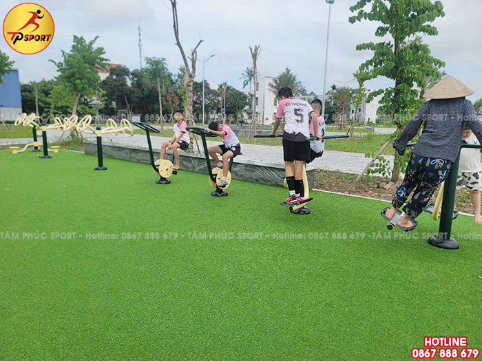 Thi công lắp đặt thiết bị thể dục ngoài trời cho sân cộng đồng tại Bắc Ninh