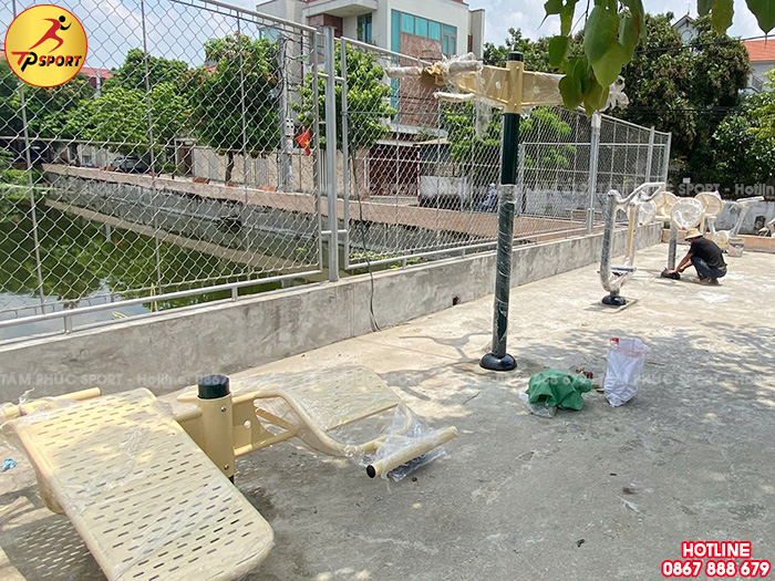 Thi công lắp đặt thiết bị thể dục ngoài trời cho sân tập thể tại Phú Thọ