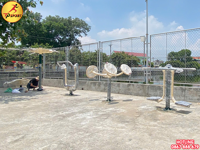 Thi công lắp đặt thiết bị thể dục ngoài trời cho sân tập thể tại Phú Thọ