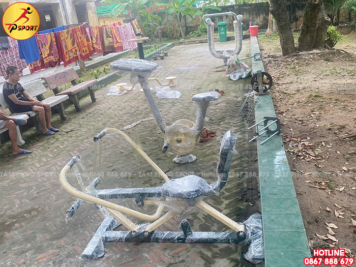 Lắp đặt thiết bị thể dục ngoài trời cho trung tâm điều dưỡng người có công