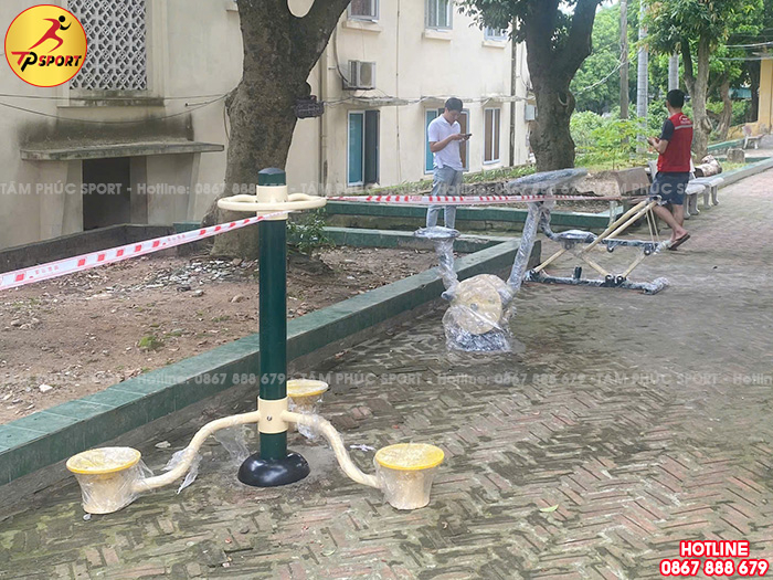 Lắp đặt thiết bị thể dục ngoài trời cho trung tâm điều dưỡng người có công