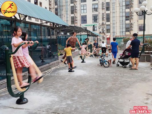 Công trình lắp đặt thiết bị tập thể dục ngoài trời cho sân chung cư tại Hà Nội