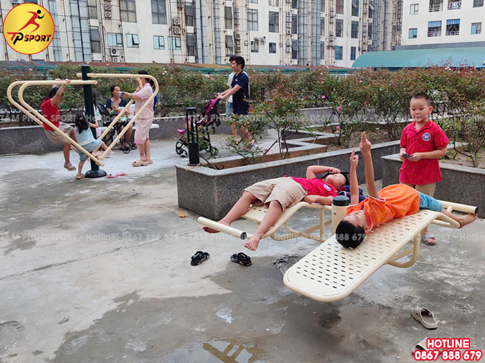 Công trình lắp đặt thiết bị tập thể dục ngoài trời cho sân chung cư tại Hà Nội