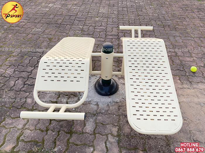 Thi công lắp đặt thiết bị thể dục ngoài trời cho sân thể thao của Học viện Tòa Án