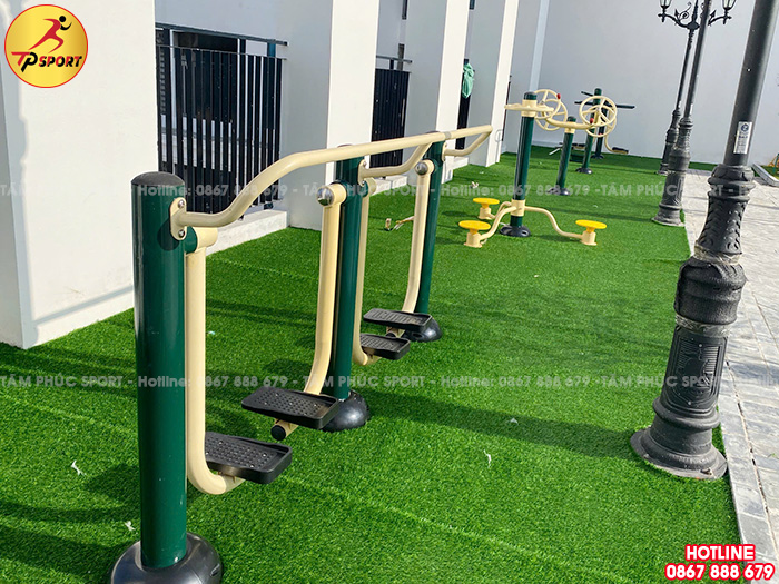 Công trình lắp máy thể dục ngoài trời trên nóc toà nhà chung cư tại Hà Nội