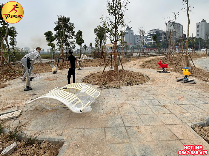 Công trình lắp đặt đồ chơi và thiết bị thể dục ngoài trời cho công viên tại Vĩnh Phúc