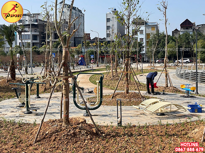 Công trình lắp đặt đồ chơi và thiết bị thể dục ngoài trời cho công viên tại Vĩnh Phúc