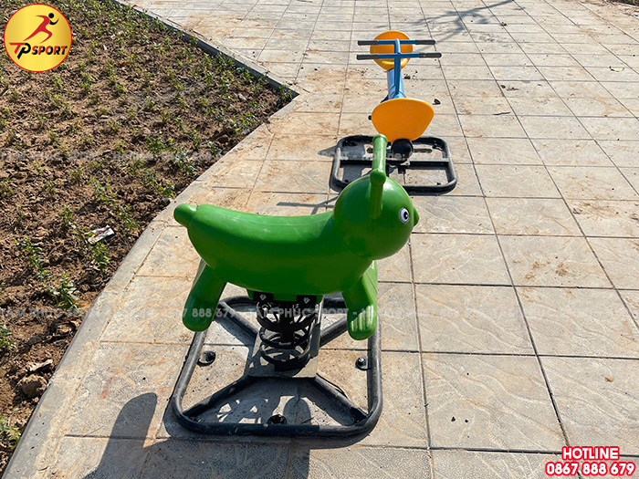 Công trình lắp đặt đồ chơi và thiết bị thể dục ngoài trời cho công viên tại Vĩnh Phúc