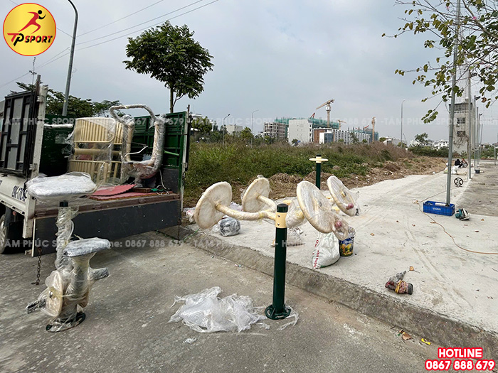 Lắp đặt máy tập thể dục ngoài trời cho sân thể thao khu tập thể tại Hải Phòng
