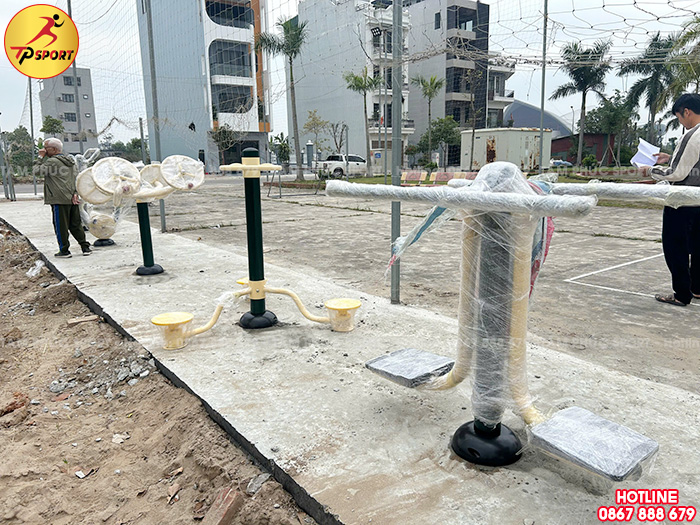 Lắp đặt máy tập thể dục ngoài trời cho sân thể thao khu tập thể tại Hải Phòng