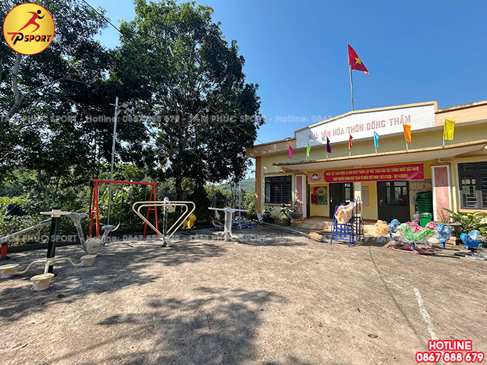 Lắp đặt máy tập thể dục và đồ chơi ngoài trời trẻ em cho sân nhà văn hoá thôn tại Thái Nguyên