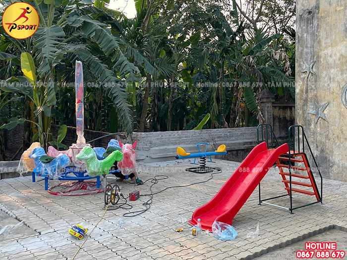 Lắp đặt máy tập thể dục & đồ chơi ngoài trời cho sân nhà văn hoá thông tại Hưng Yên