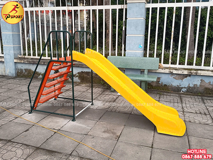 Sửa chữa và lắp đặt thiết bị thể dục, đồ chơi trẻ em cho sân cộng đồng tại Nam Định