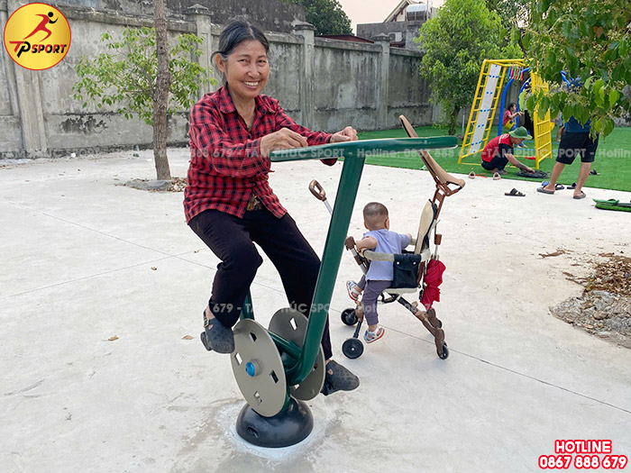 Thiết bị ngồi đạp xe tại chỗ ngoài trời lắp đặt tại công trình