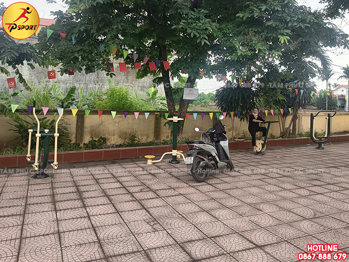 Những thiết bị thể dục mang tới niềm vui và sức khoẻ cho bà con người dân tại nơi đây